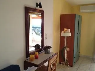 Nostos Studios Mousata 3*,